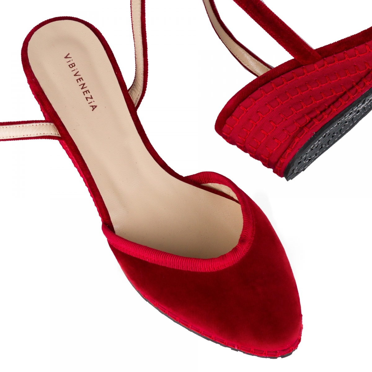 CHERRY - LACES WEDGES 5