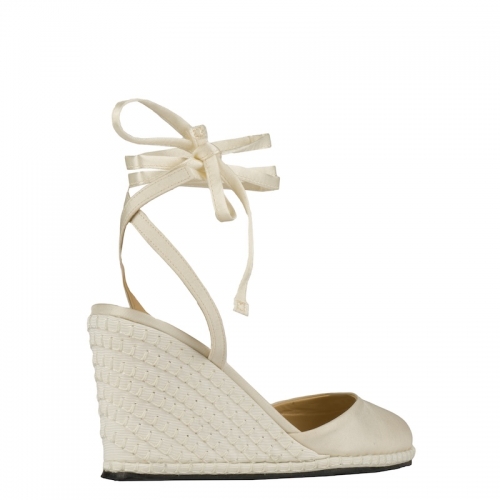 SNOW WHITE - LACES WEDGES