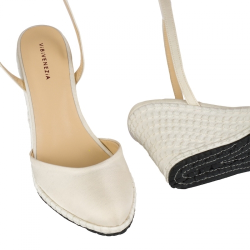 SNOW WHITE - LACES WEDGES